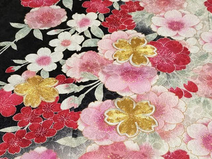 平和屋着物●豪華振袖　駒刺繍　枝垂れ草花文　黒地　金彩　正絹　逸品　DABC2446ud
