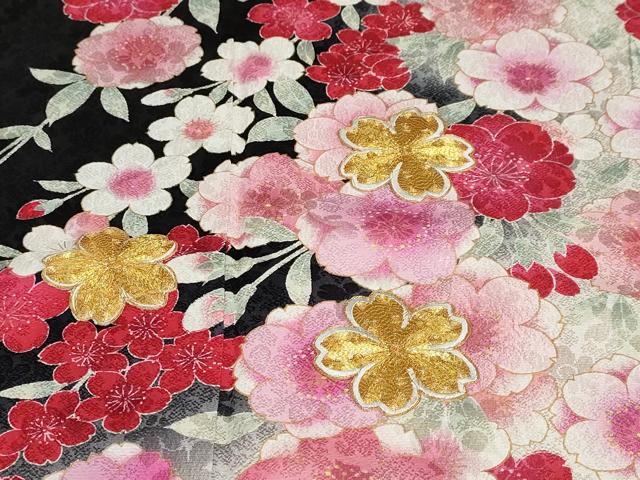 平和屋着物●豪華振袖　駒刺繍　枝垂れ草花文　黒地　金彩　正絹　逸品　DABC2446ud