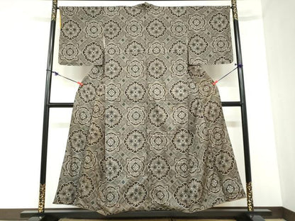 平和屋着物●本場大島紬　龍郷絣　草花文　正絹　逸品　DABC2447ud