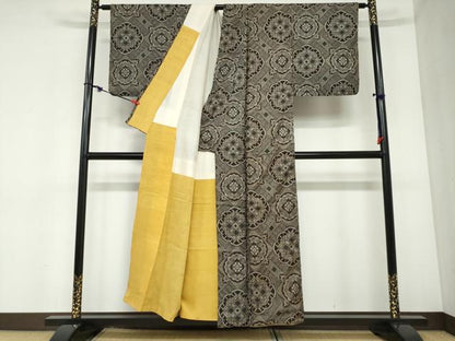 平和屋着物●本場大島紬　龍郷絣　草花文　正絹　逸品　DABC2447ud