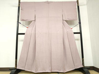 平和屋着物●上質な色無地　紗綾型地紋　梅鼠色　正絹　逸品　未使用　DABC2462ud
