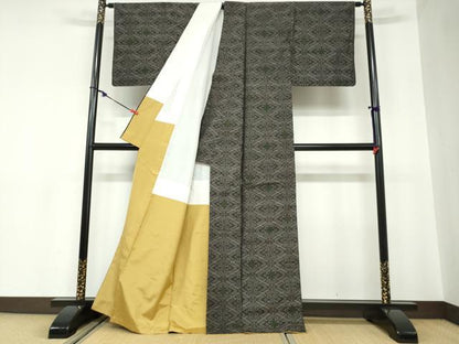 平和屋着物●本場大島紬　花菱文　正絹　逸品　DABC2523ud