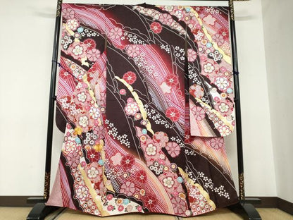 平和屋着物●豪華振袖　駒刺繍　草花文　金彩　銀通し地　正絹　逸品　DABC2560ud