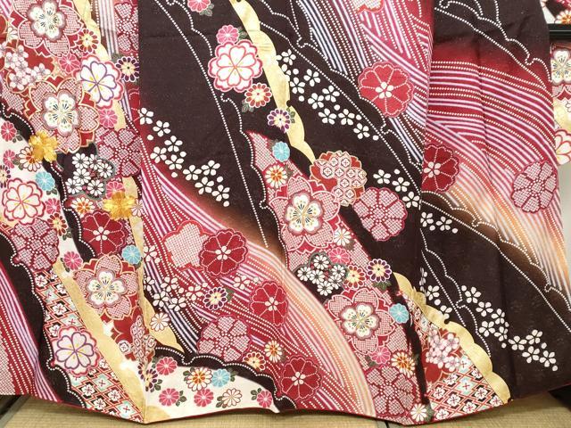 平和屋着物●豪華振袖　駒刺繍　草花文　金彩　銀通し地　正絹　逸品　DABC2560ud