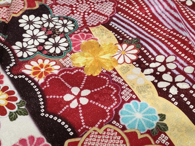 平和屋着物●豪華振袖　駒刺繍　草花文　金彩　銀通し地　正絹　逸品　DABC2560ud
