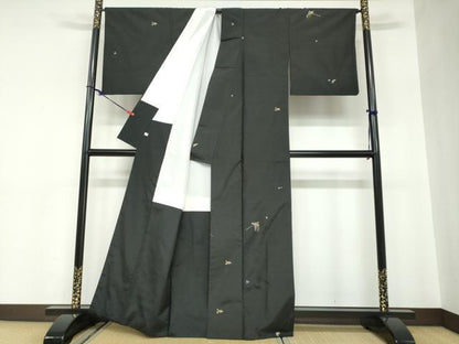 平和屋着物●山口美術織物　皇室　伊勢神宮御用　西陣織　紬　唐織　草花文　黒地　金糸　正絹　逸品　DABC2581ud