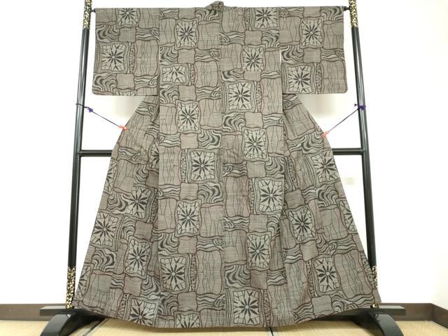 平和屋着物●本場大島紬　7マルキ　変わり格子花文　正絹　逸品　DABC2605ud