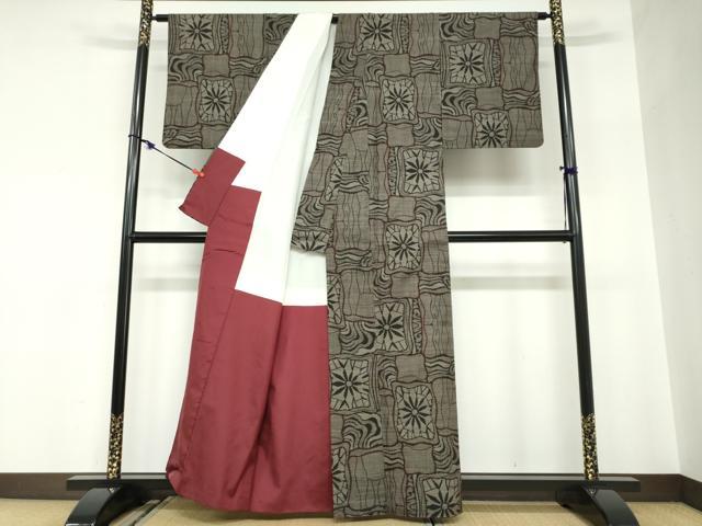 平和屋着物●本場大島紬　7マルキ　変わり格子花文　正絹　逸品　DABC2605ud