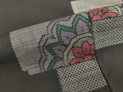 平和屋着物●本場大島紬　地空き　9マルキ　色紙重ね草花文　正絹　逸品　未使用　DABC2606ud