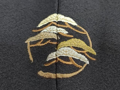 平和屋着物●豪華色留袖　駒刺繍　冊子草花文　藍鉄色　金彩　正絹　逸品　DABC2671ud