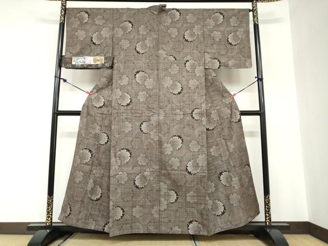 平和屋着物●本場大島紬　古代染色純泥染　7マルキ　雪輪文　証紙付き　川畑春廣作　正絹　逸品　DABC2681ud