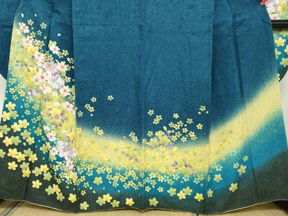 平和屋着物●豪華振袖　駒刺繍　手毬草花文　暈し染め　金彩　正絹　逸品　DABC2741ud