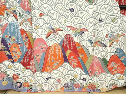 平和屋着物●豪華振袖　型染め　飛鶴青海波草花文　正絹　逸品　DABC2744ud