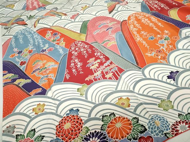 平和屋着物●豪華振袖　型染め　飛鶴青海波草花文　正絹　逸品　DABC2744ud