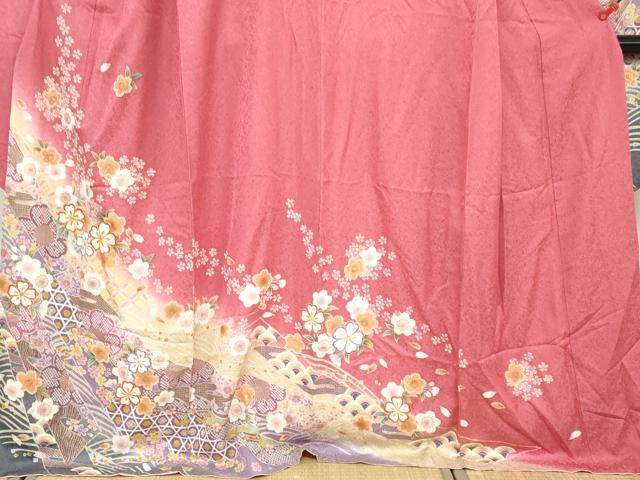 平和屋着物●豪華振袖　駒刺繍　吉祥草花文　暈し染め　金彩　銀通し地　正絹　逸品　DABC2747ud
