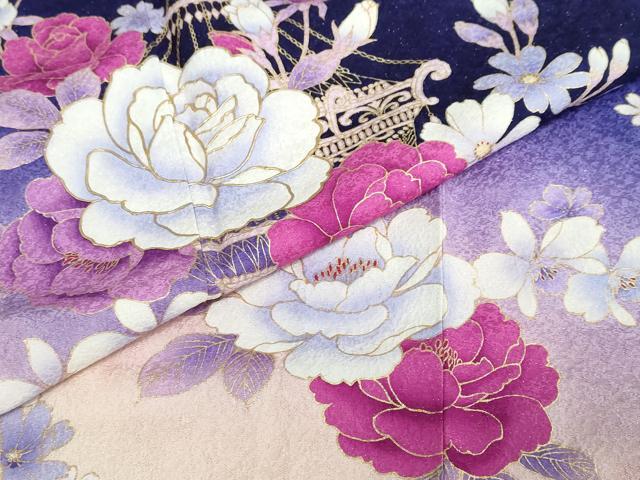 平和屋着物●豪華振袖　草花文　暈し染め　金彩　銀通し地　やまと誂製　正絹　逸品　DABC2763ud