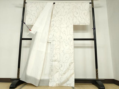 平和屋着物●本場大島紬　白大島　9マルキ　唐草文　正絹　逸品　DABC2802ud