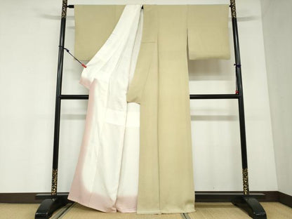 平和屋着物●人間国宝・羽田登喜男監修　色無地　木蘭色　鬼しぼ縮緬　正絹　逸品　DABC2927ud