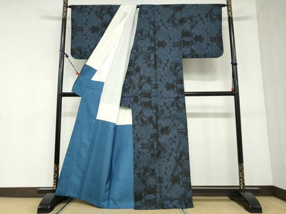 平和屋着物●本場大島紬　7マルキ　草花文　正絹　逸品　DABC2945ud