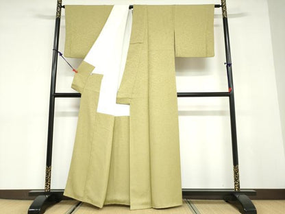 平和屋着物●本加賀友禅作家　白坂幸蔵監修　色無地　霞地紋　青朽葉色　正絹　逸品　DABC2969ud