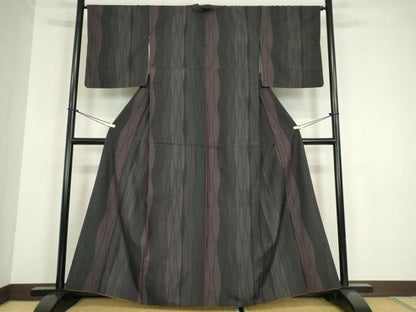 平和屋着物●上質な紬　立涌文　黒地　正絹　逸品　DABC3074az