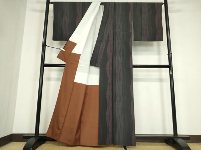 平和屋着物●上質な紬　立涌文　黒地　正絹　逸品　DABC3074az