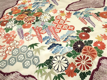 平和屋着物●豪華振袖　駒刺繍　霞取り吉祥花文　金彩　正絹　逸品　DABC3437az