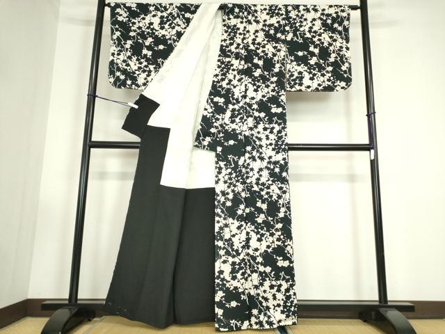 平和屋着物●上質な小紋　枝梅に楓　草花シルエット　黒地　正絹　逸品　未使用　DABC3447az