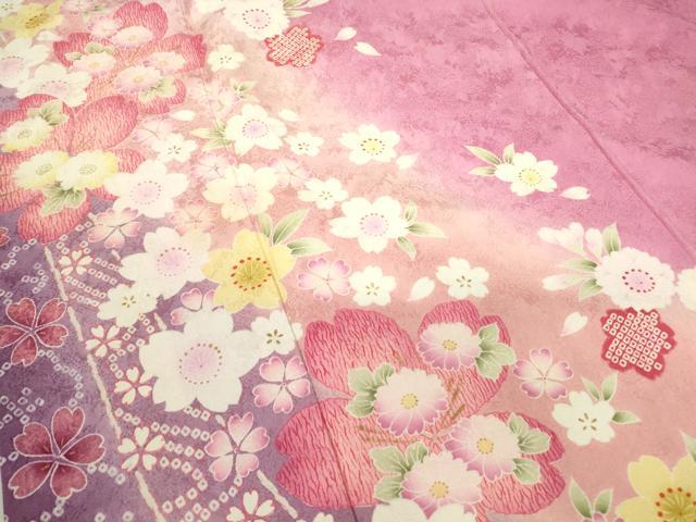 平和屋着物●豪華振袖　舞桜文　暈し染め　金彩　正絹　逸品　DABC3452az