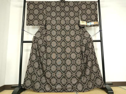 平和屋着物●本場大島紬　9マルキ　古代純泥染　正倉院天井花文　安田織物謹製　証紙付き　正絹　逸品　DABC3507az