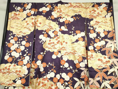 平和屋着物●豪華振袖　駒刺繍　雲取り吉祥花文　松竹梅　金彩　正絹　逸品　DABC3519az