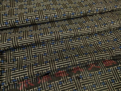 平和屋着物●本場大島紬　龍郷絣　秋名バラ　反端付き　正絹　逸品　DABC3534az