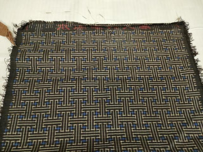 平和屋着物●本場大島紬　龍郷絣　秋名バラ　反端付き　正絹　逸品　DABC3534az