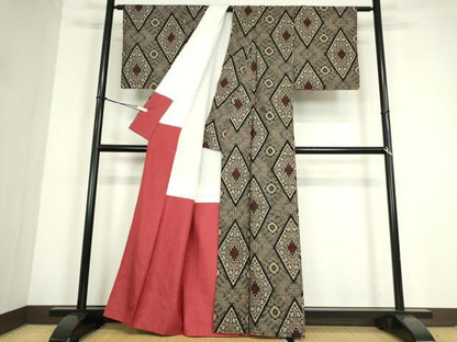 平和屋着物●本場大島紬　龍郷絣　菱花文　正絹　逸品　DABC3582az