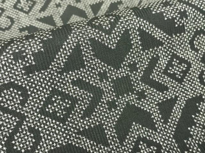 平和屋着物●本場大島紬　7マルキ　幾何学文　正絹　逸品　DABC3617az
