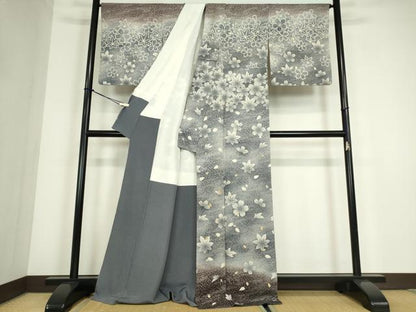 平和屋着物●訪問着　駒刺繍　楓に舞桜　暈し染め　金彩　正絹　逸品　DABC3630az