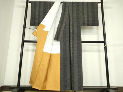 平和屋着物●本場大島紬　七宝亀甲間道　正絹　逸品　未使用　DABC3665az