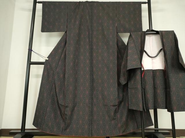 平和屋着物●洗える最高級着物　＜英＞はなぶさ謹製　小紋　アンサンブル　麻の葉　黒地　洗える着物　DABC3667az