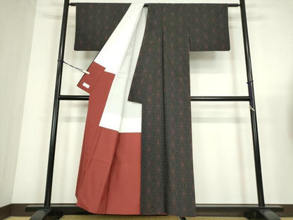 平和屋着物●洗える最高級着物　＜英＞はなぶさ謹製　小紋　アンサンブル　麻の葉　黒地　洗える着物　DABC3667az