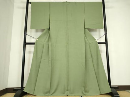 平和屋着物●上質な色無地　紗綾型地紋　草色　正絹　逸品　未使用　DABC3759az