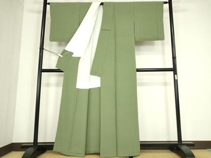 平和屋着物●上質な色無地　松葉色　正絹　逸品　DABC3792az