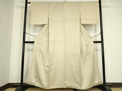 平和屋着物●上質な色無地　紗綾型地紋　練色　正絹　逸品　DABC3795az