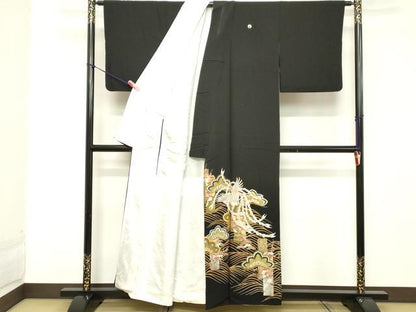 平和屋着物■豪華黒留袖　駒刺繍　鳳凰短冊花松文　金彩　正絹　逸品　DABC4900cd