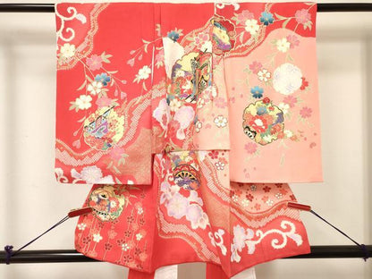 平和屋着物[]お宮参り　女の子　祝着　産着　初着　のしめ　雪輪御所車花文　金彩　逸品　DABC5075ma