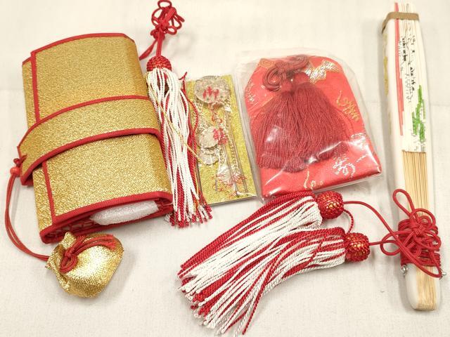 平和屋着物[]女の子　３歳　子供　小物セット(草履・バッグ・帯締め)　雪輪枝梅文　金糸　箱付き　逸品　DABC5099ma