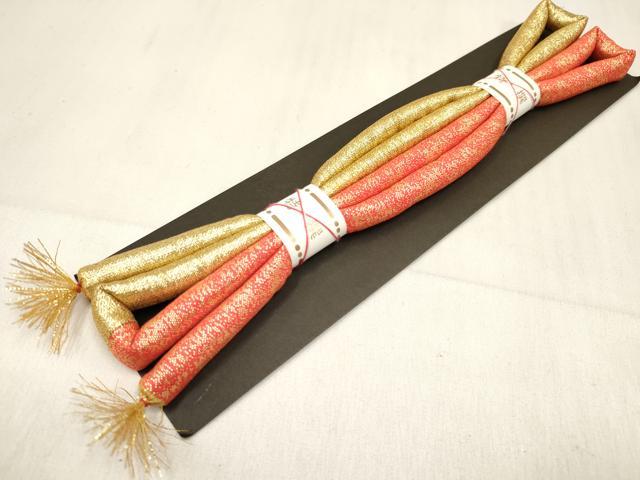 平和屋着物[]女の子　7歳　子供　小物セット(草履・バッグ・帯締め)　花蝶文　金銀糸　箱付き　逸品　DABC5102ma