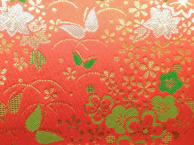 平和屋着物[]女の子　7歳　子供　小物セット(草履・バッグ・帯締め)　花蝶文　金銀糸　箱付き　逸品　DABC5102ma