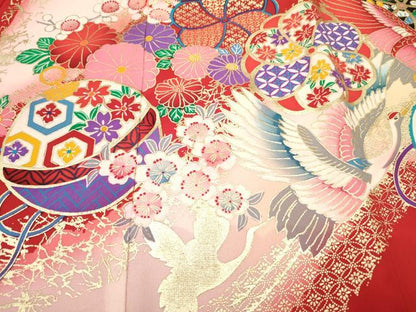 平和屋着物[]お宮参り　女の子　祝着　産着　初着　のしめ　飛鶴鞠花蝶文　暈し染め　金彩　箱付き　逸品　未使用　DABC5105ma