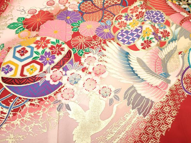 平和屋着物[]お宮参り　女の子　祝着　産着　初着　のしめ　飛鶴鞠花蝶文　暈し染め　金彩　箱付き　逸品　未使用　DABC5105ma