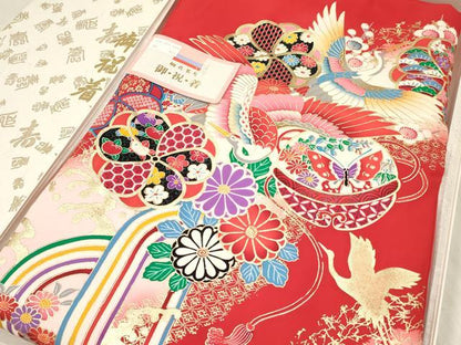 平和屋着物[]お宮参り　女の子　祝着　産着　初着　のしめ　飛鶴鞠花蝶文　暈し染め　金彩　箱付き　逸品　未使用　DABC5105ma